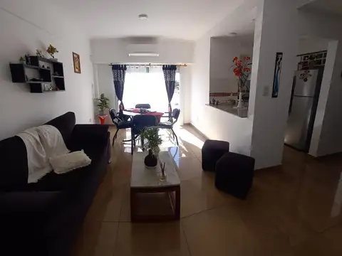 Venta departamento 3 ambientes con balcon y cochera en wilde