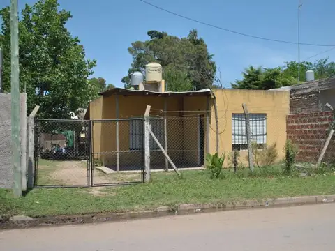 Venta casa dos ambientes sobre lote propio