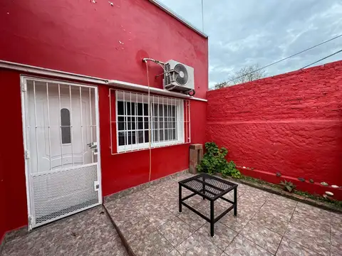 CASA 4 AMB EN VENTA CON PARQUE COCHERA PLATANOS