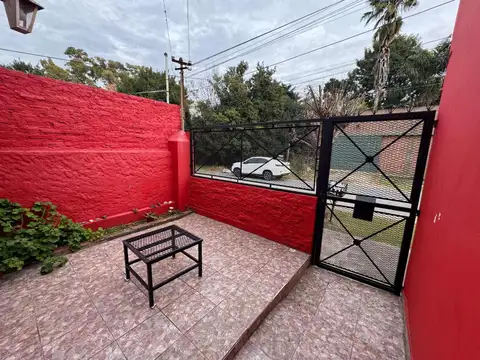 CASA 4 AMB EN VENTA CON PARQUE COCHERA PLATANOS