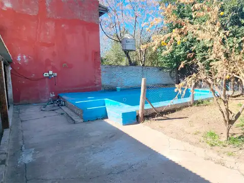 Casa en Alquiler con 2 cocheras