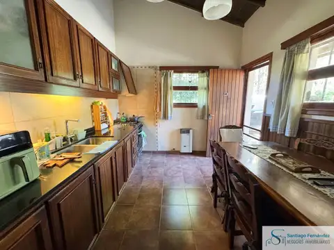 Casa 4 ambientes con 2 baños