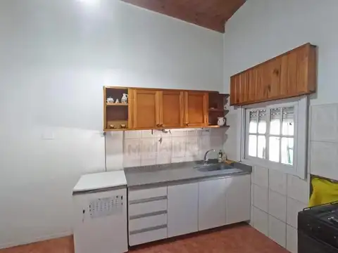 Casa 3 ambientes con 2 baños