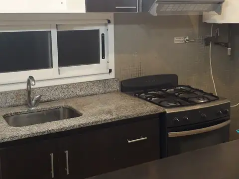 Don Orione 1200, Piso 1