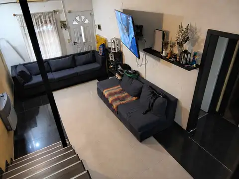 Casa 5 ambientes con 3 baños