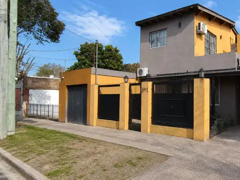 Casa 5 Amb. con Pileta y Quincho en Moreno