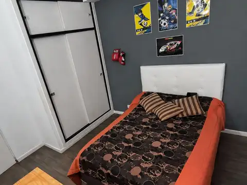 Casa 5 Amb. con Pileta y Quincho en Moreno