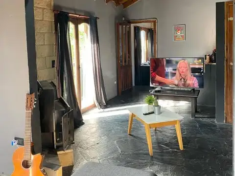 Casa 3 ambientes con 2 baños