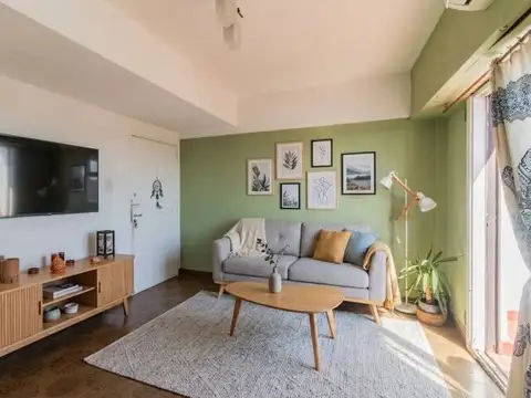 Venta . Depto . 2Amb . Balcon Aterrazado . Piso Alto .