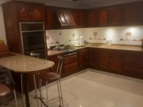 Depto Tipo Casa 5 ambientes con 4 baños
