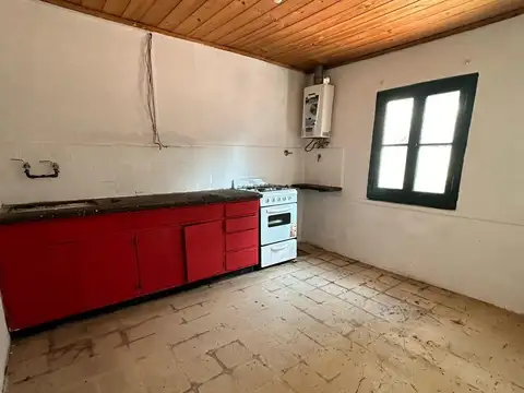 Casa 4 ambientes   local en Victoria,  sobre calle constitucion