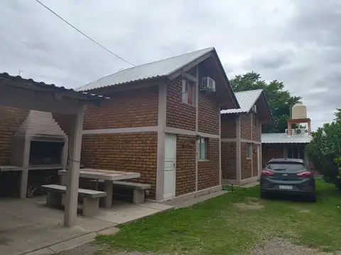 COMPLEJO DE 5 VIVIENDAS + LOCAL EN TUPUNGATO