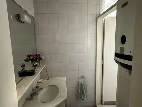 Oficina 4 ambientes con 3 baños