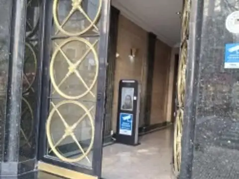 VENTA OFICINA  EXCELENTE EDIFICIO.AV CORRIENTES 2700