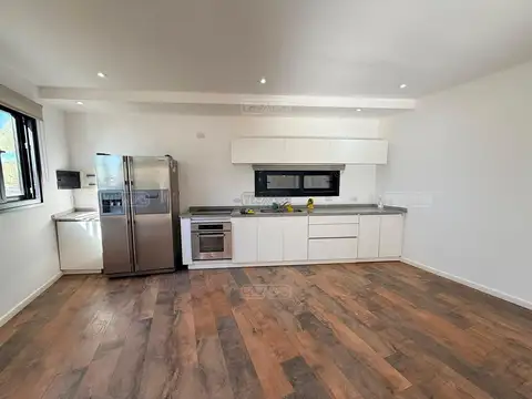 Casa en Alquiler en Pilar del Este - San Ramiro, USD 1.100