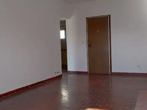 Venta Dpto 2 ambientes con balcón y lavadero