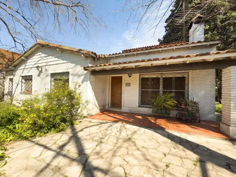 Casa en Venta - Calle 8 y 56 - Villa Elisa