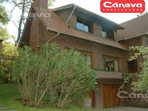 Casa en Alquiler Temporal en Carilo, USD 6.000