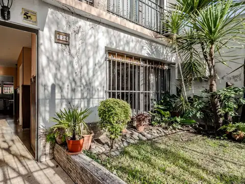 VENTA CASA 4 AMB VELEZ SARSFIELD COCHERA Y JARDIN