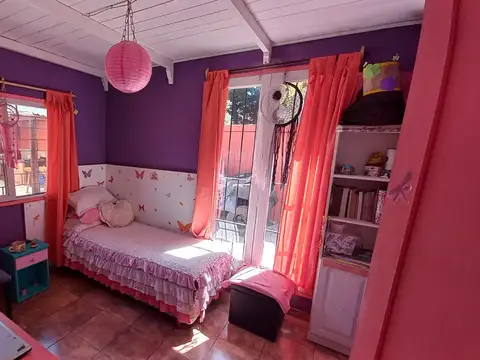 Casa 4 ambientes con 2 baños