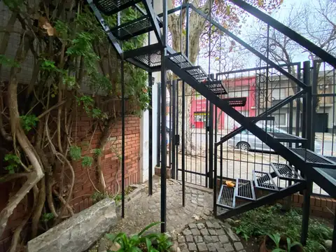 Casa 2 ambientes con 1 baño
