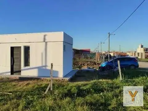 Casa 2 ambientes con 1 baño