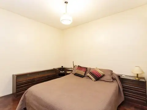 Depto Tipo Casa en Venta 40 años