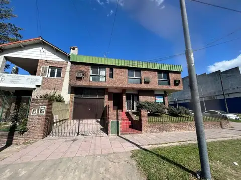 ALQUILER CASA BALBIN ESQ. ROQUE SAENZ PEÑA-APTA VIVIENDA O USO COMERCIAL