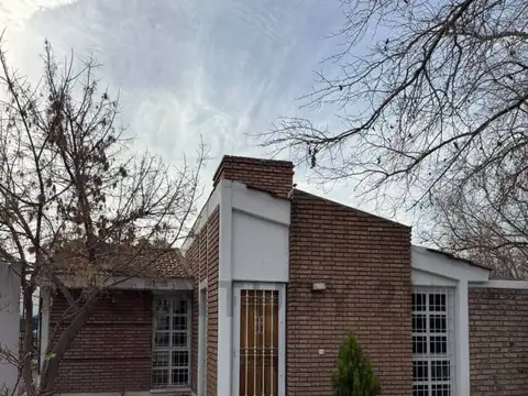 Casa en alquiler para uso comercial con GODOY CRUZ