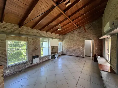 Casa 3 ambientes con 2 baños