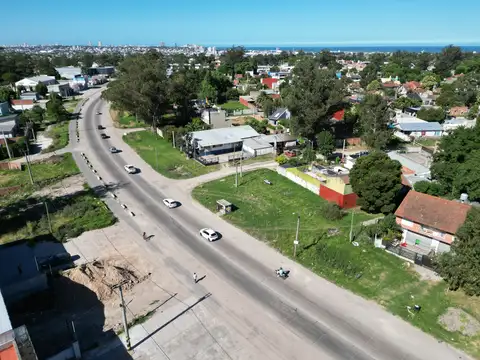 Lote de 256 mts2 sobre Av. Jorge Newbery