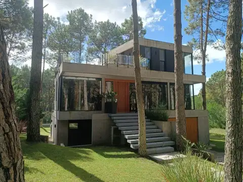 Casa en Venta en Villarobles, USD 645.000