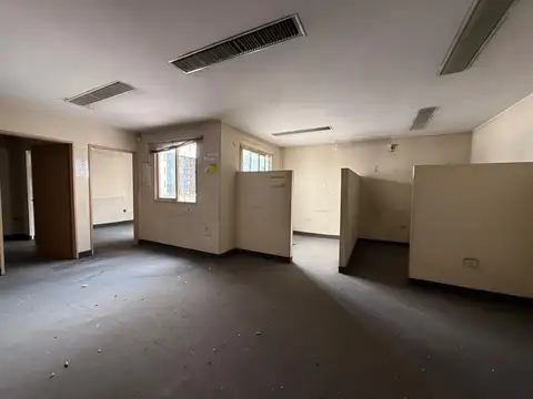 Excelente Galpón en pleno centro con oficinas