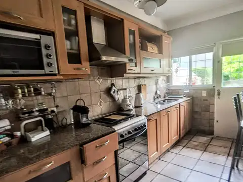 Casa 5 ambientes con 3 baños