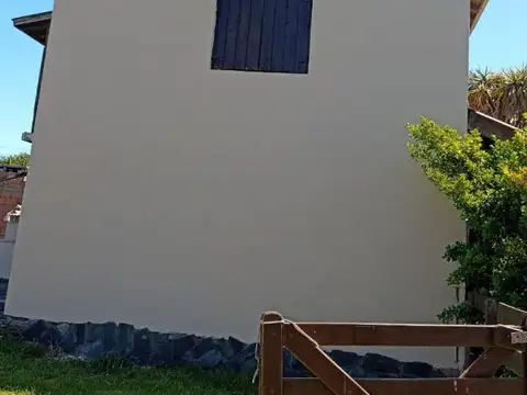 CHALET EN BARRIO FRENTE  MAR (SANTA CLARA)