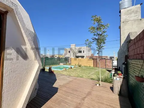 Venta Domo tipo casa con Pileta en Capitán Bermúdez