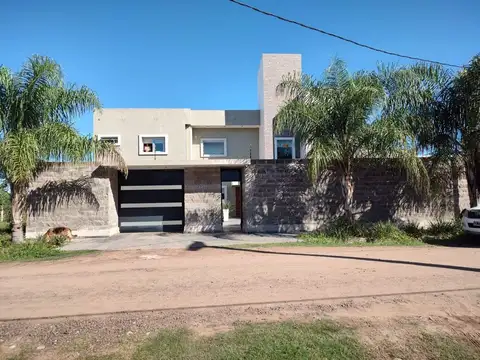 Venta Casa 5 Dormitorios  Dirección: Olivos 4470 Corrientes