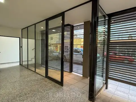 Alquiler Local comercial con 225 m² con oficinas en el Microcentro de Salta Capital