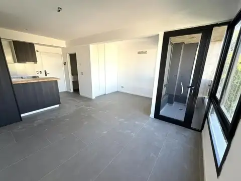 Sarandí 1000, Piso 5
