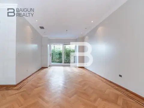 Casa de 4 ambientes con patio en venta en Barrio Parque