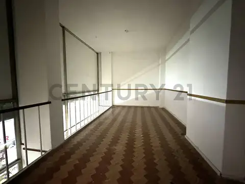 Alquiler Local en San Isidro a 1 cuadra de Peatonal y Estacion de Tren Mitre