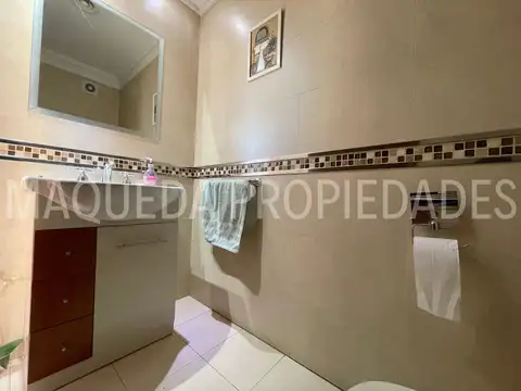 Departamento 4 ambientes con 2 baños
