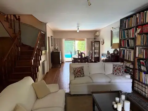 Casa 4 ambientes con 4 baños