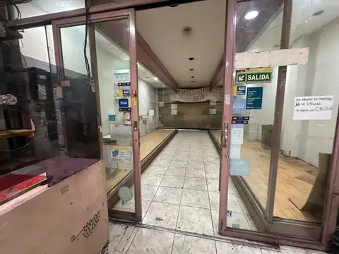 Local de 100 metros en el centro Pompeya