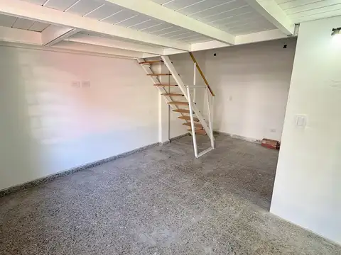 Depto Tipo Casa en Venta de 1 dormitorio