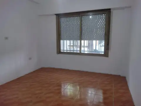 Casa 2 ambientes con 1 baño