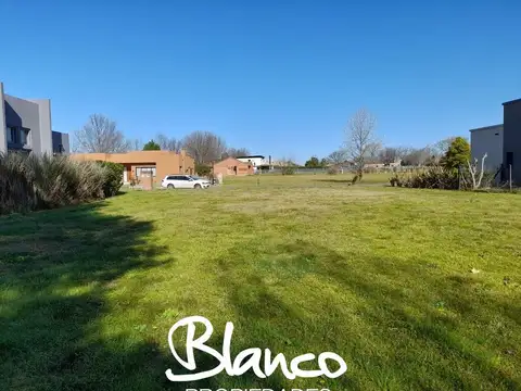 Terreno en Venta en Los Alcanfores, USD 80.000