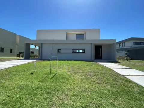 Casa en alquiler anual amoblada en La Calesa - Pilara - URDAPILLETA PROPIEDADES