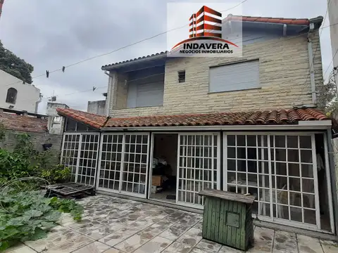 Casa en Lote Propio de 175 m2 – 3 ambientes con cochera – San Martín