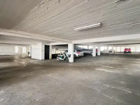 Venta cochera cubierta zona Centro